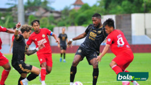 PSIS vs Semen Padang